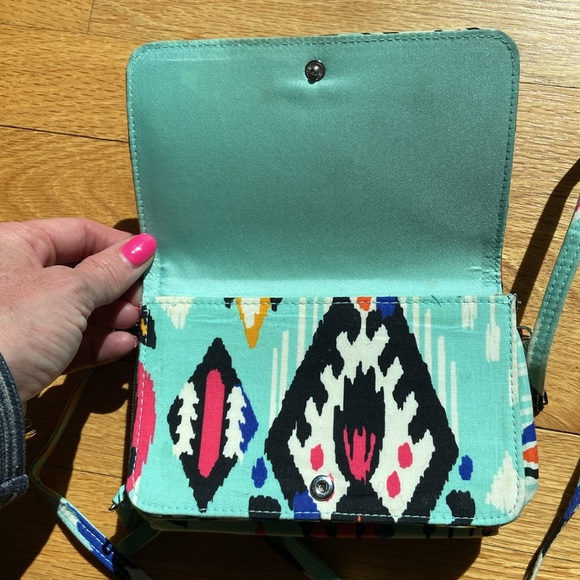 Vera Bradley All in One Crossbody Bag Aqua Multi Ikat print - Picture 4 of 6